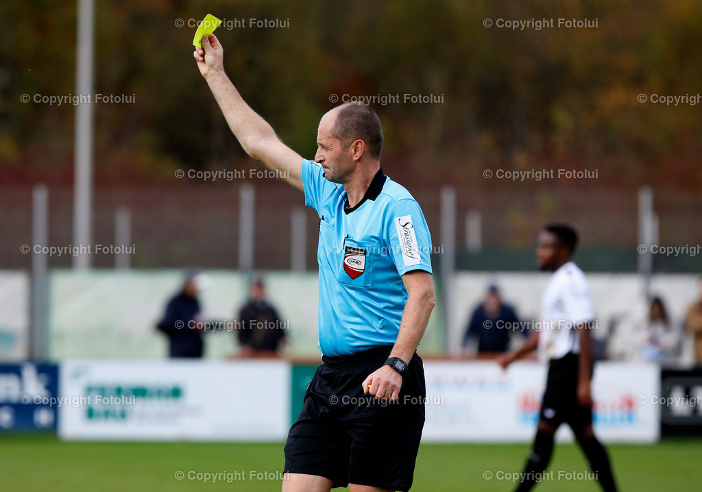A_LUI_221022_18 | SPORT,FUSSBALL,LT1 OOE LIGA ASKOE OEDT-ATSV STADL-PAURA 22.10-2022 IM BILD: SCHIEDSRICHTER MANFRED ERLINGER FOTO:FOTOLUI