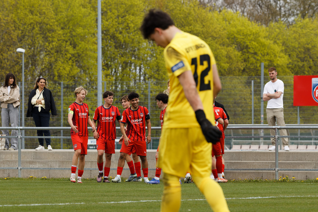 FCHOFK_260418_6-56 | 1.FC Heidenheim 1846 vs. Offenbacher Kickers, Fußball, U17, B-Junioren, NWL, U17-DFB-Nachwusliga, 2025/2026, 10. Spieltag, 18.04.2026 in Heidenheim, Walter-Birkhold-Jugendstadion (Foto: Michael Bulling) - Realisiert mit Pictrs.com