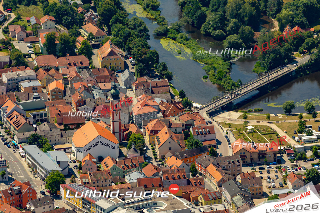 Das Luftbild der Stadt Roding wurde 2022 vom Flugzeug heraus erstellt (keine Drohnen-Aufnahmen) Aufnahmehöhe ca.450 Meter- hohe Bildauflösung und Druck-Qualität. Garantiert!