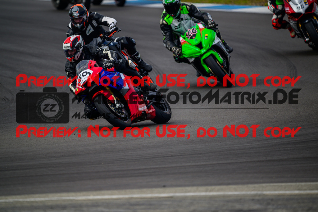 MaZZes_Fotomatrix_20250421_6007705_3124 | GELB