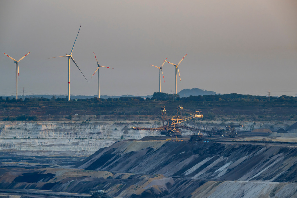 Tagebau Garzweiler - 1.9.2024 | Entdecke exklusive Fotografie im muebri Shop: Stimmungsvolle Motive  Naturaufnahmen und mehr. Jetzt hochwertige Wandbilder und Fotoabzüge online kaufen! - Realisiert mit Pictrs.com