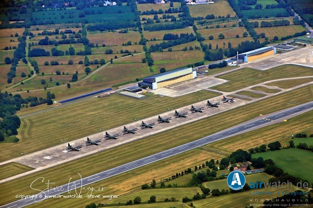fliegerhorst-hohn-airwatch-wagner_MG_0877 | Entdecken Sie atemberaubende Luftbilder und Fotografien auf airwatch.de - Tauchen Sie ein in eine Welt voller faszinierender Aufnahmen aus der Vogelperspektive.