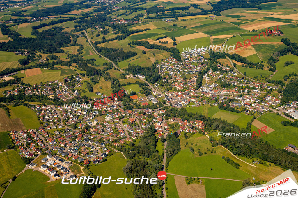 Das Luftbild zeigt :  Heuchlingen - Die Luftaufnahme wurde 2024 vom UL-Flugzeug aus erstellt ( keine Drohne ) - Hochauflösende Luftaufnahme - Für grossformatige Ausdrucke geeignet. Die Geschenkidee !Mit Lizenz und Bildrechte bestellbar