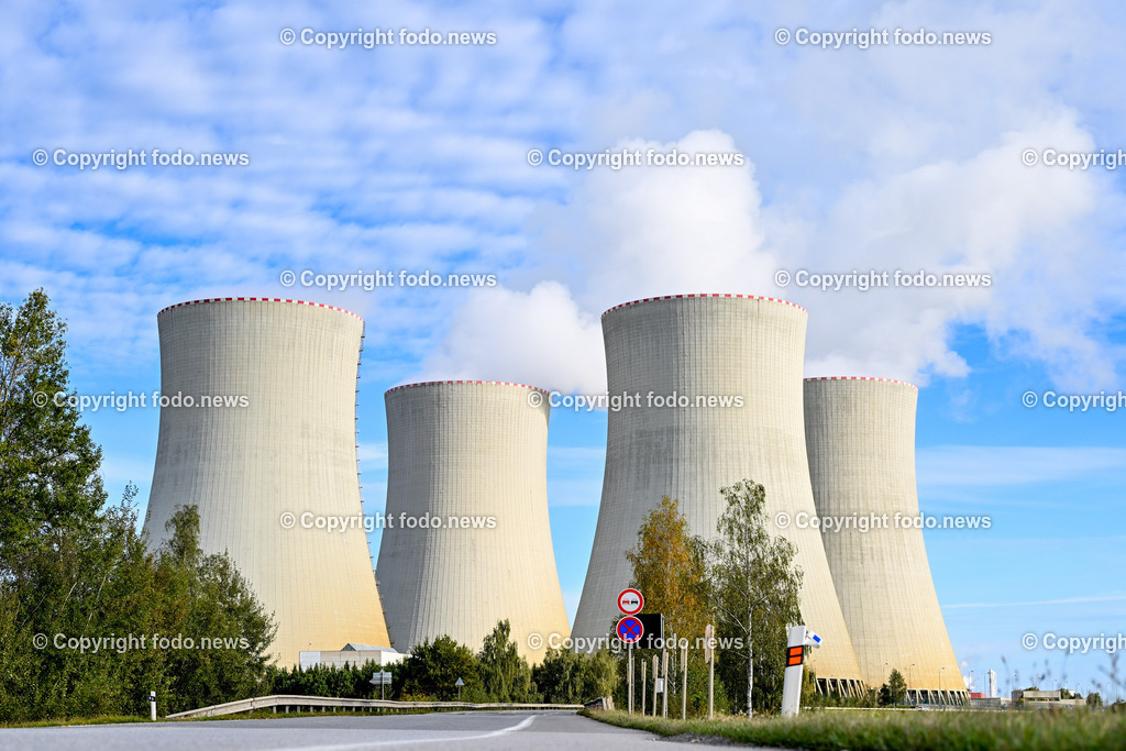 Tschechische Republik_ AKW Temelin_ 14.10.2024-6 | 14.10.2024, Temelin, CZE, AKW Temelin im Bild Atomkraftwerk, Kernkraftwerk, Atomstrom, Strom, Stromproduktion, Stromerzeugung, Atomenergie, Reaktor, Reaktorblock, Kuehlturm, Tschechien, Tschechei, Ceska Republika, Jaderna elektrarna Temelin, JETE, Jihocesky kraj, Suedboemische Region, Tschechische Republik