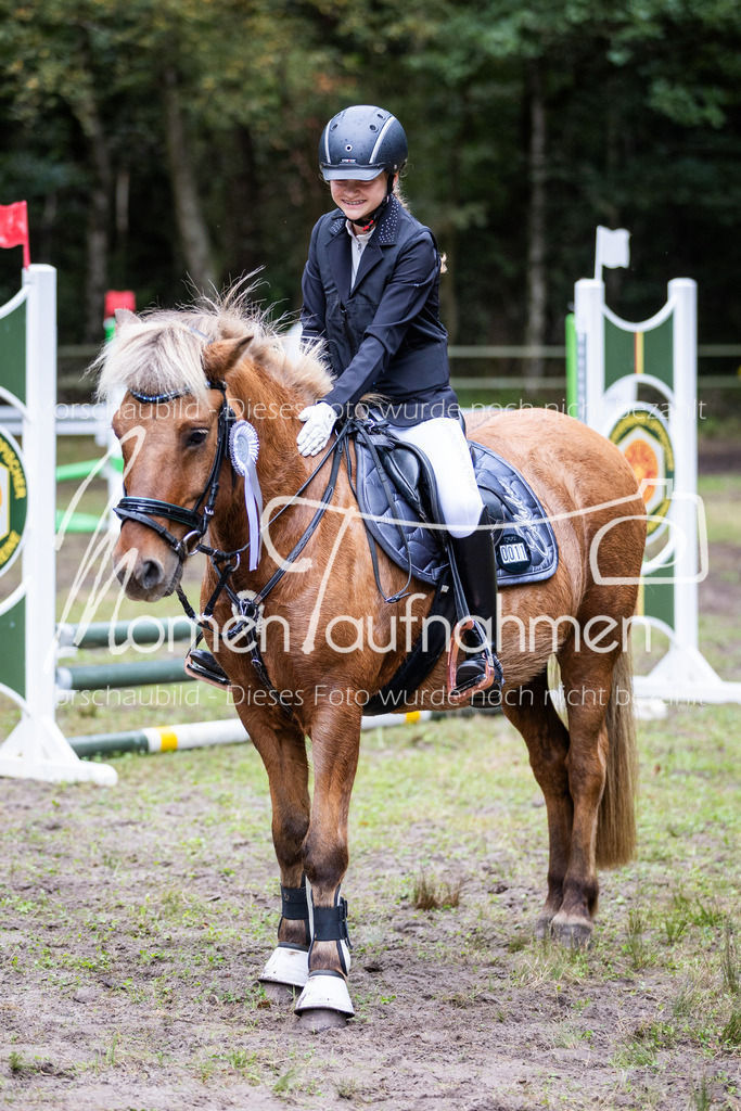 HB-Springreiter-055 | MomenTaufnahmen Pferdesportfotos