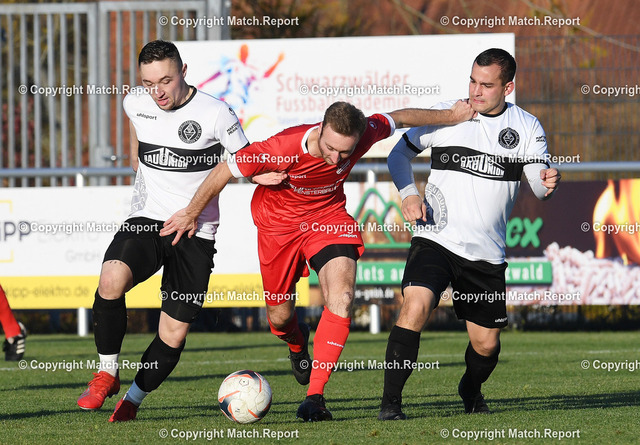 Fussball Landesliga   2021/2022: SG Empfingen  | Fussball Landesliga 2021/2022    06.11.2021SG Empfingen - Spvgg TrossingenChristian Gier (SG Empfingen, Mitte)FOTO: ULMER PressebildagenturxxNOxMODELxRELEASExx