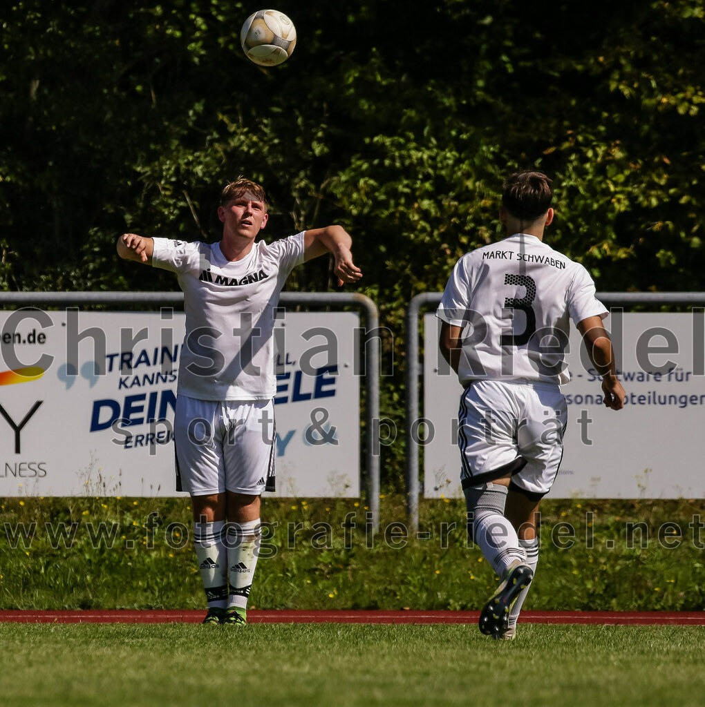2023-09-02_070_SG_Markt_Schwaben_gegen_TSV_Hohenbrunn | Markt Schwaben, Deutschland, 02.09.2023:
Fußball, Kreisklasse 2023 / 2024, 3. Spieltag, (SG) Markt Schwaben gegen TSV Hohenbrunn, Endergebnis: 2:0

Gero Haase (SG Markt Schwaben, #13), Johannes Huber (SG Markt Schwaben, #3)

Foto: Christian Riedel / fotografie-riedel.net