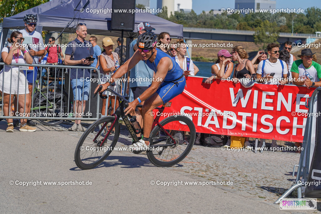 DSC01150 | Vienna Triathlon 2024                                        P3 Event                                                             #yourpictrs #sportshot_your_pictrs                 @Sportshotphotography                                     Photo Credit: www.sportshot.de