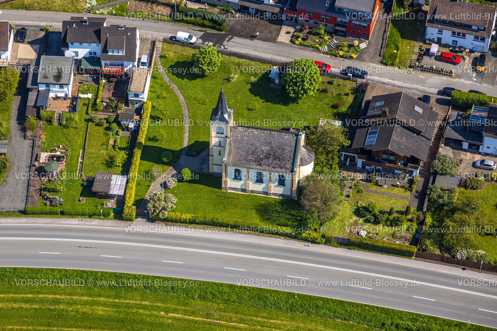 Arnsberg230500609 | Luftbild, Evang. Dietrich-Bonhoeffer Kirche, Wohnsiedlung Von-Eichendorff-Straße und Auf der Egge, Oeventrop, Arnsberg, Sauerland, Nordrhein-Westfalen, Deutschland