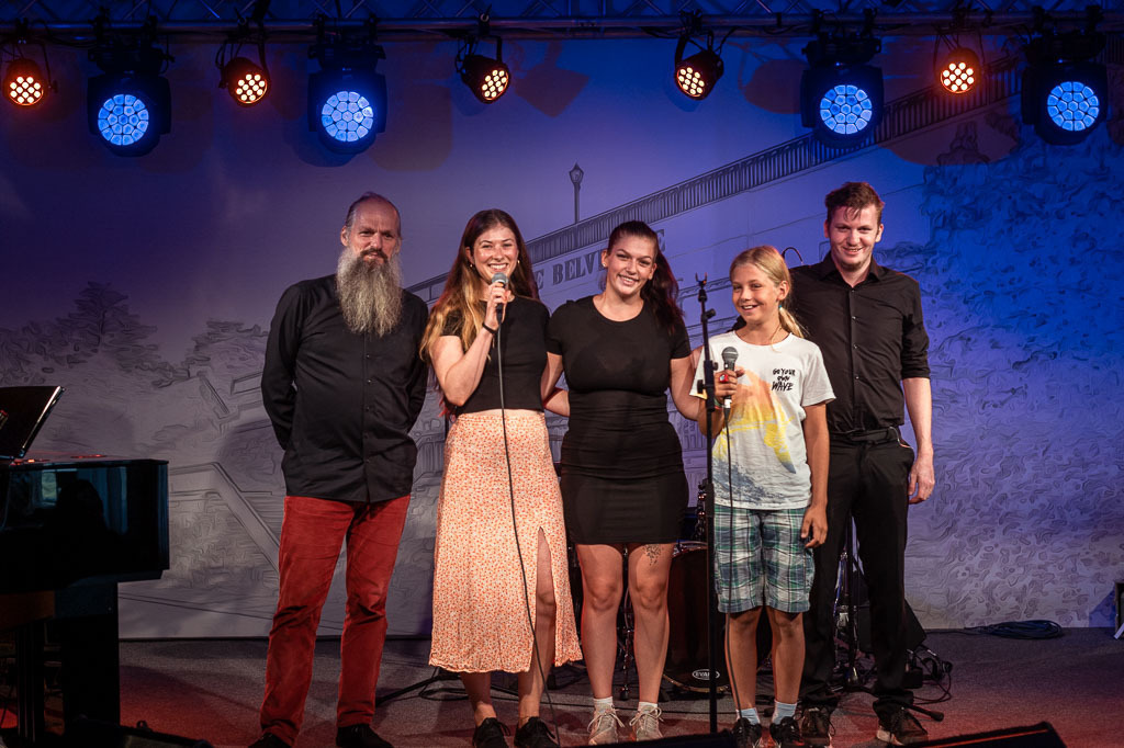 Karaoke mit Liveband | Karaoke mit Forster Family im Forte Belvedere Leisnig zum Festival Hallo Leisnig 2022. - Realisiert mit Pictrs.com