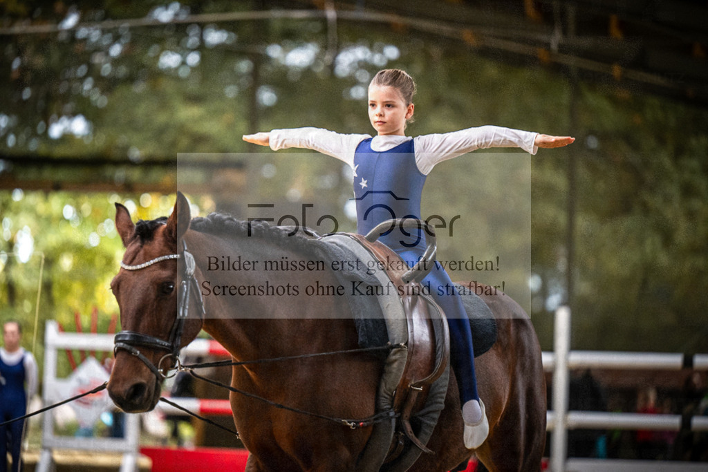 DOS_0192 | Entdecke hochwertige Reitturnierfotos von Foto Oger. Professionell, emotional und authentisch – jetzt Lieblingsmomente im Shop bestellen.Deutschlandweite Turnierfotografie. - Realized with Pictrs.com