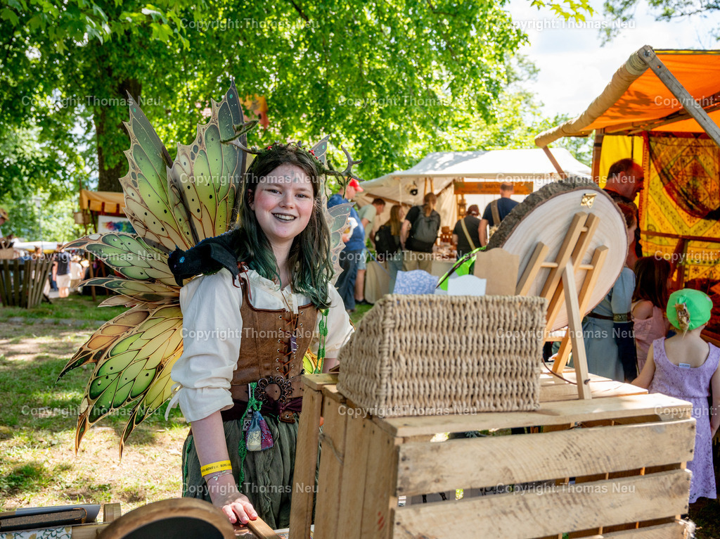 Lindenfels-Mittelaltermarkt-fotografie-thomas-neu.jpg16 | bli, Lindenfels, Mittelaltermarkt in der Burgstraße, Kurpark , Rathaushof und Burg, hier der historische Tanzkreis Bensheim im Rathaushof,  ,Bild: THomas Neu