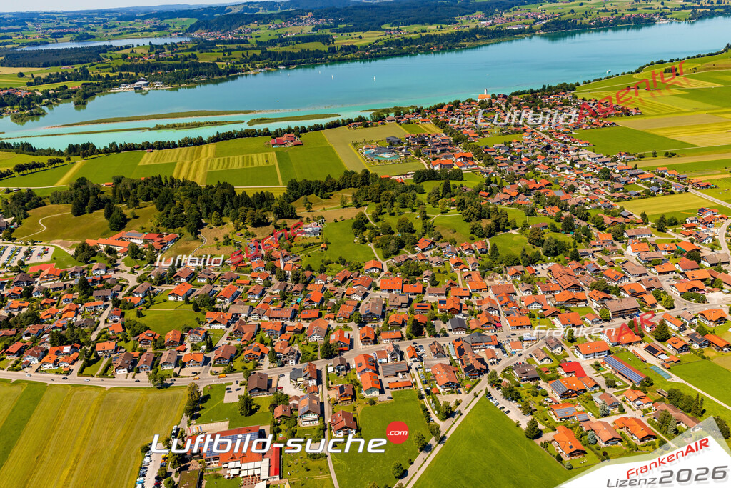 Luftaufnahme von  Schwangau - Die Luftaufnahme wurde 2025 vom UL-Flugzeug heraus erstellt ( keine Drohne ) - Hochauflösende Luftaufnahme - für professionelle Ausdrucke geeignet. Die Geschenkidee !Mit Lizenz und Bildrechte bestellbar