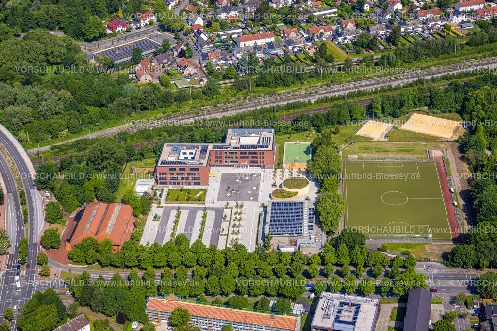 Gladbeck220501640 | Luftbild, Heisenberg Gymnasium, Sportplatz Schwarz-Gelb Preußen, Artur-Schirrmacher-Sporthalle, Gladbeck, Ruhrgebiet, Nordrhein-Westfalen, Deutschland