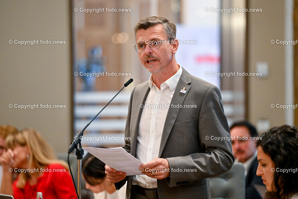 Landhaus Linz_ Promenade_ Landtagssitzung_ 13.06.2024-102 | 13.04.2024, Landhaus Linz AUT, Promenade, Landtagssitzung, im Bild Joachim Aigner (MFG, Bundesparteiobmann, LAbg.)