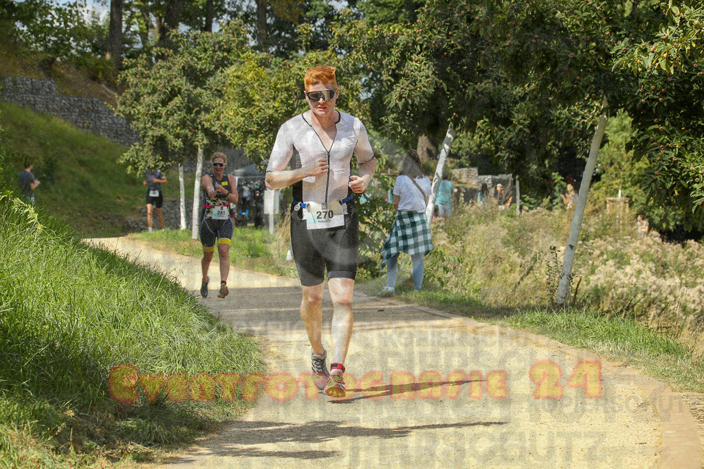 250824_1332_EX1_2736 | Sportfotografie im Rhein-Sieg Kreis, Köln, Bonn, NRW, Rheinland Pfalz, Hessen, etc. Unser Tätigkeitsfeld umfasst den Laufsport vom Volkslauf über den Marathon, Duathlon, Triathon bis zum Ultralauf wie Kölnpfad Ultra oder Schindertrail.