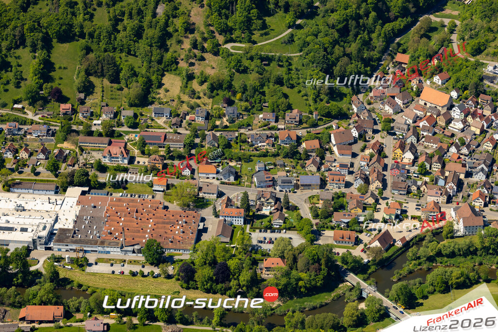 Schrägluftbild  Ernsbach  Forchtenberg - Das Luftbild wurde 2025 vom UL-Flugzeug heraus erstellt ( keine Drohne ) - Hochauflösende Luftaufnahme -Nicht vergleichbar mit Google Maps oder Satelittenbilder- Die Geschenkidee !Mit Lizenz und Bildrechte bestellbar