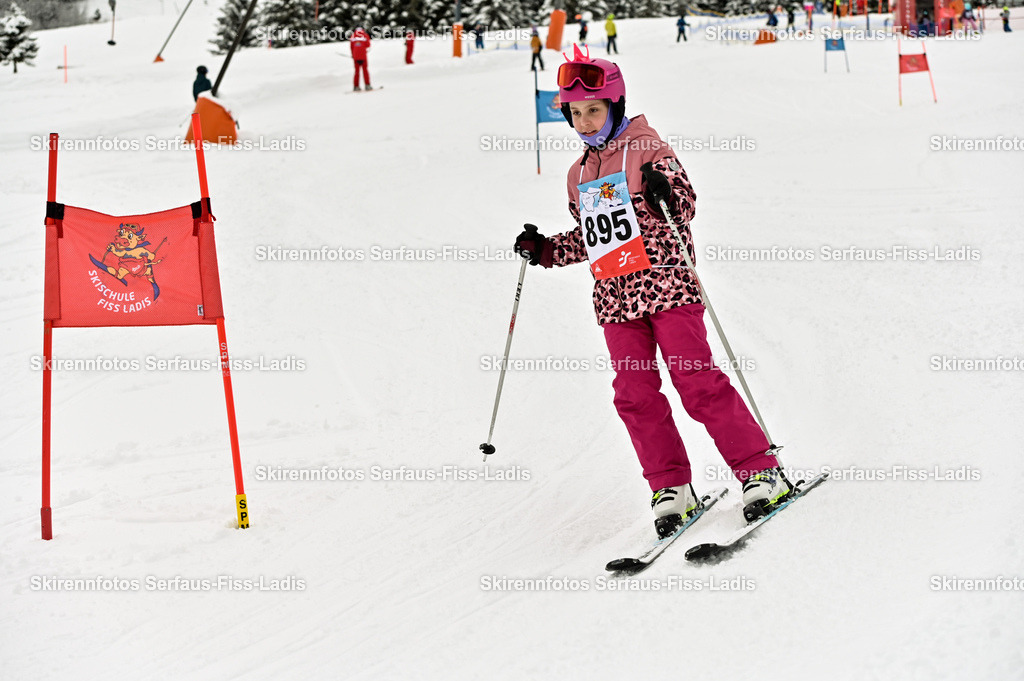 SRF_20.02.2026_1191 | Skirennfotos,Serfaus,Fiss,Ladis,Kinderskirennen,Winter,Tirol,Oberland,skirace,SFL,feelfree,weil wir's genießen,ski,Ski,skifahren,Sonnenplateau, - Realisiert mit Pictrs.com
