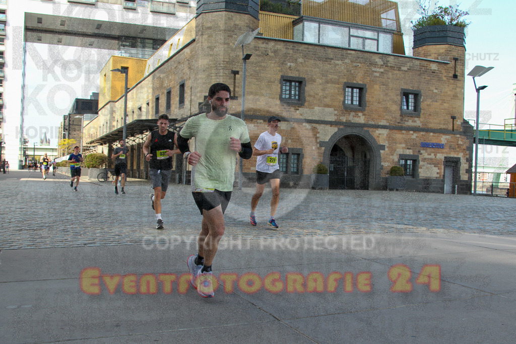 250920_1453_EV4_7377 | Sportfotografie im Rhein-Sieg Kreis, Köln, Bonn, NRW, Rheinland Pfalz, Hessen, etc. Unser Tätigkeitsfeld umfasst den Laufsport vom Volkslauf über den Marathon, Duathlon, Triathon bis zum Ultralauf wie Kölnpfad Ultra oder Schindertrail.