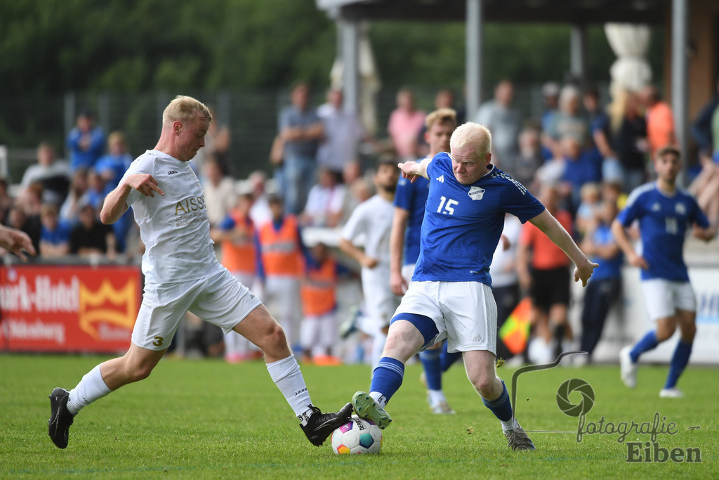1. FC Nordenham-SV GOTANO | Kreispokal Finale Jade-Weser-Hunte 1. Mannschaften; 1.FC Nordenham (weiß)-SV GOTANO (blau) am 15.06.2025 in Rastede (Sportanlage Köttersweg), Photo: Philip Eiben 2025 - Realisiert mit Pictrs.com