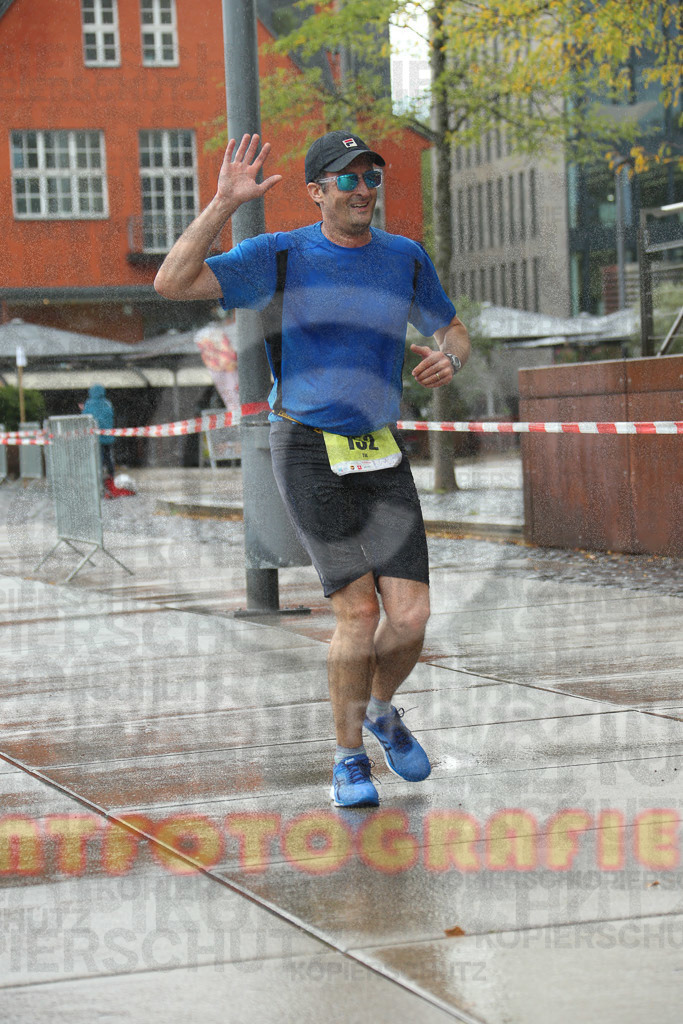 220917_1510_EX1_4902 | Sportfotografie im Rhein-Sieg Kreis, Köln, Bonn, NRW, Rheinland Pfalz, Hessen, etc. Unser Tätigkeitsfeld umfasst den Laufsport vom Volkslauf über den Marathon, Duathlon, Triathon bis zum Ultralauf wie Kölnpfad Ultra oder Schindertrail.