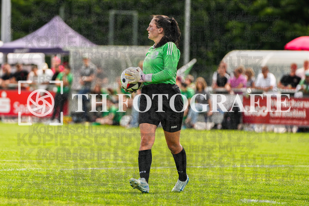 GER, FC Hauingen - SV Waldhaus, Frauen-Fussball, Rothaus Bezirkpokal, Finale, Saison 2024/2025, 29.05.2025 | GER, FC Hauingen - SV Waldhaus, Frauen-Fussball, Rothaus Bezirkpokal, Finale, Saison 2024/2025, 29.05.2025Foto: TH Fotografie/Alessio Bosco