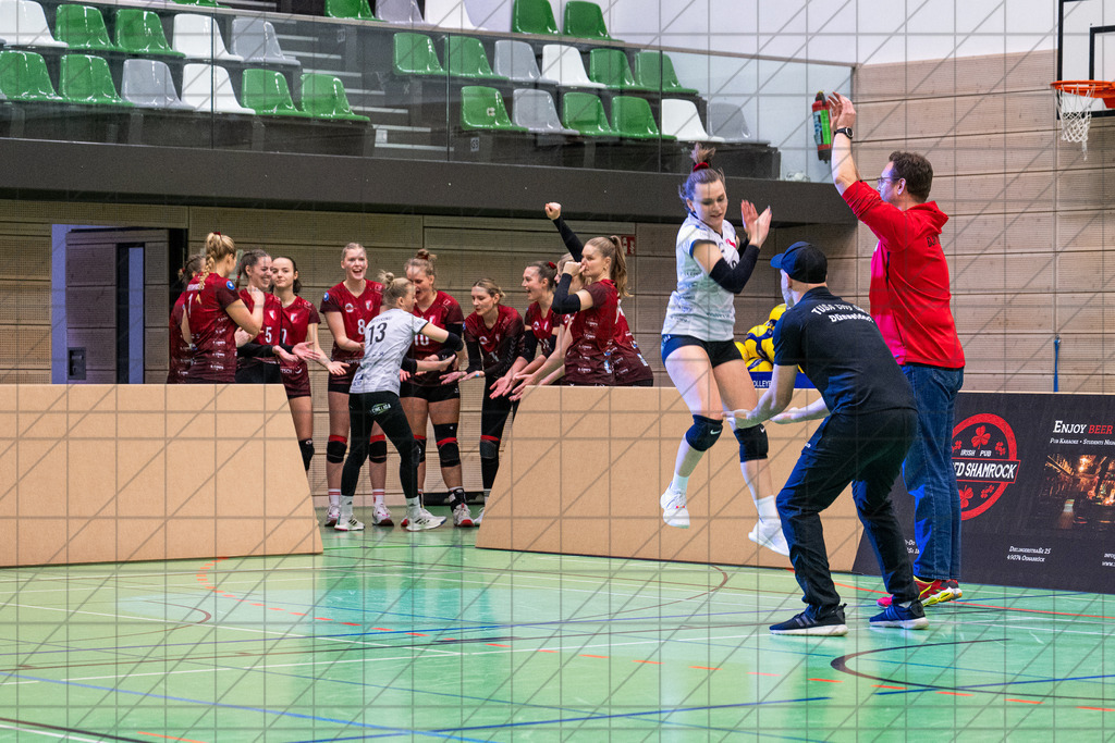 2. VBLF Nord 25/26 | Spiel 4065 | VC Osnabrück vs. TUSA City Girls Düsseldorf | Der „Gegner“ ist da, willkommen TUSA City Girls Düsseldorf. //  10.01.26: 2. VBLF Nord 25/26 | Spiel 4065 | VC Osnabrück vs. TUSA City Girls Düsseldorf / Osnabrück / Deutschland  //   CREDIT:www.bullenfotos.de, Martin König, Hörner Weg 40, D-49078 Osnabrück, +4917663732967 // Nutzung und Weitergabe nur zu den vereinbarten Zwecken. Presseanfragen an Ersteller. Alle Rechte beim Ersteller. Honorierung nach MFM. - Realisiert mit Pictrs.com