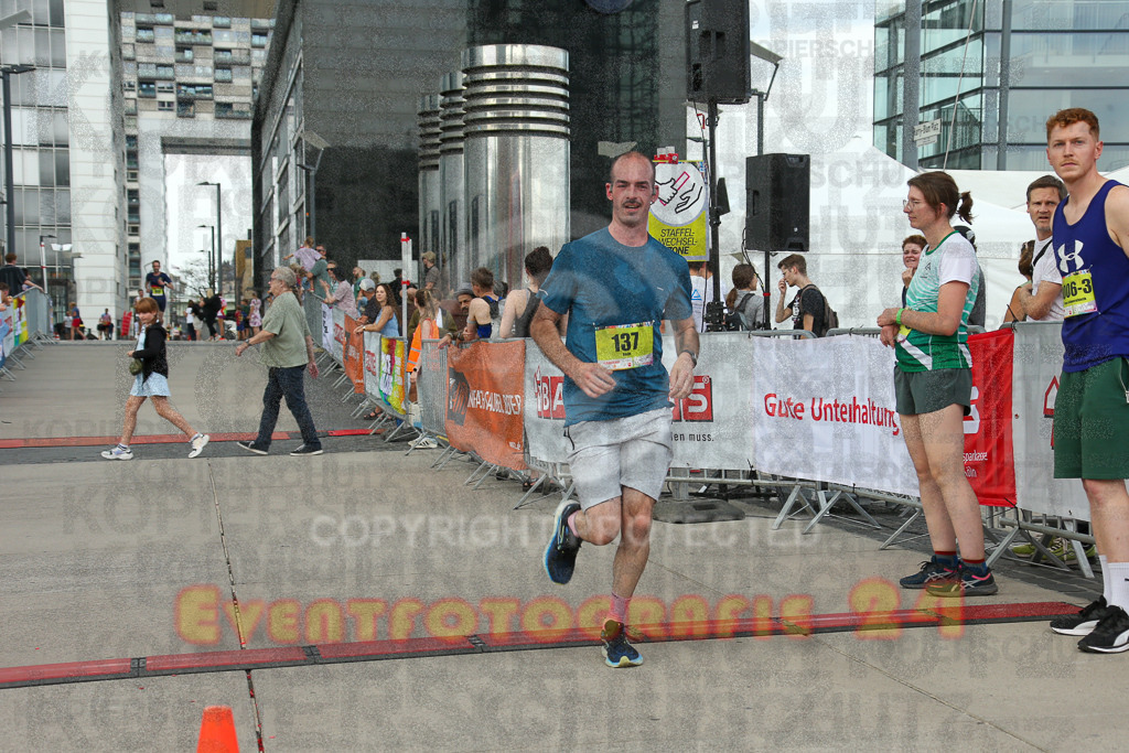 250920_1518_EX1_8832 | Sportfotografie im Rhein-Sieg Kreis, Köln, Bonn, NRW, Rheinland Pfalz, Hessen, etc. Unser Tätigkeitsfeld umfasst den Laufsport vom Volkslauf über den Marathon, Duathlon, Triathon bis zum Ultralauf wie Kölnpfad Ultra oder Schindertrail.