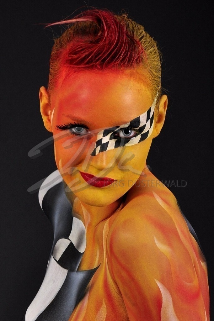 Bodypainting-RACE_9668b2 | #005 | Modell: Stephi | Foto: Carsten Korwes - Realisiert mit Pictrs.com