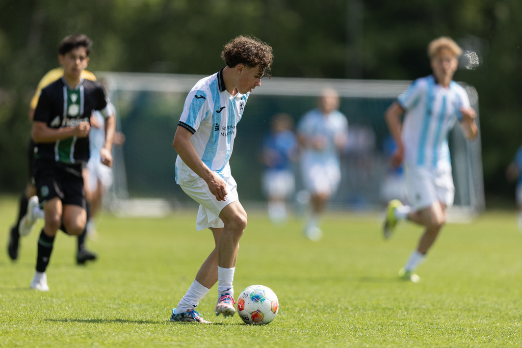 Fußball I Männer I 40. Pfingscup Hollage I 13075 | realhellocedii - Realisiert mit Pictrs.com