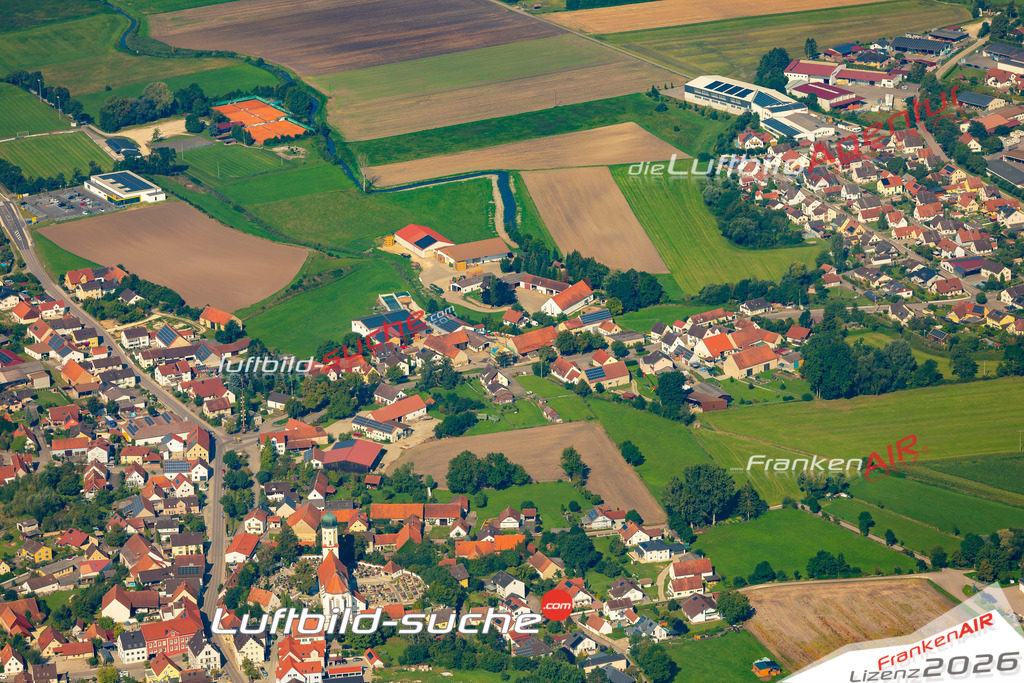 Das Luftbild zeigt :  Burgheim - Die Luftaufnahme wurde 2024 vom UL-Flugzeug aus erstellt ( keine Drohne ) - Hochauflösende Luftaufnahme - Für grossformatige Ausdrucke geeignet. Die Geschenkidee !Mit Lizenz und Bildrechte bestellbar