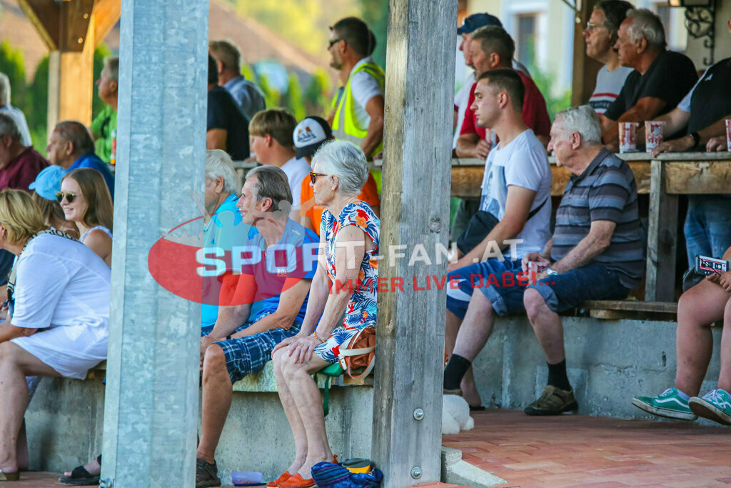 ASKÖ Wölfnitz - WSG Radenthein 2-2, Unterliga West | Zuschauer ASKÖ Wölfnitz - WSG Radenthein 2-2 am 20.08.2023 in Wölfnitz
(Sportplatz), Austria, (Photo by Ernst Krawagner sport-fan.at) - Realisiert mit Pictrs.com