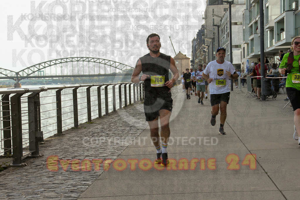 250920_1448_EX1_7695 | Sportfotografie im Rhein-Sieg Kreis, Köln, Bonn, NRW, Rheinland Pfalz, Hessen, etc. Unser Tätigkeitsfeld umfasst den Laufsport vom Volkslauf über den Marathon, Duathlon, Triathon bis zum Ultralauf wie Kölnpfad Ultra oder Schindertrail.