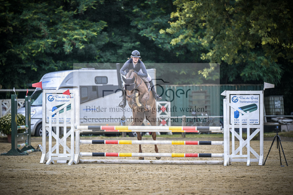 DOS_3170 | Entdecke hochwertige Reitturnierfotos von Foto Oger. Professionell, emotional und authentisch – jetzt Lieblingsmomente im Shop bestellen.Deutschlandweite Turnierfotografie. - Realisiert mit Pictrs.com