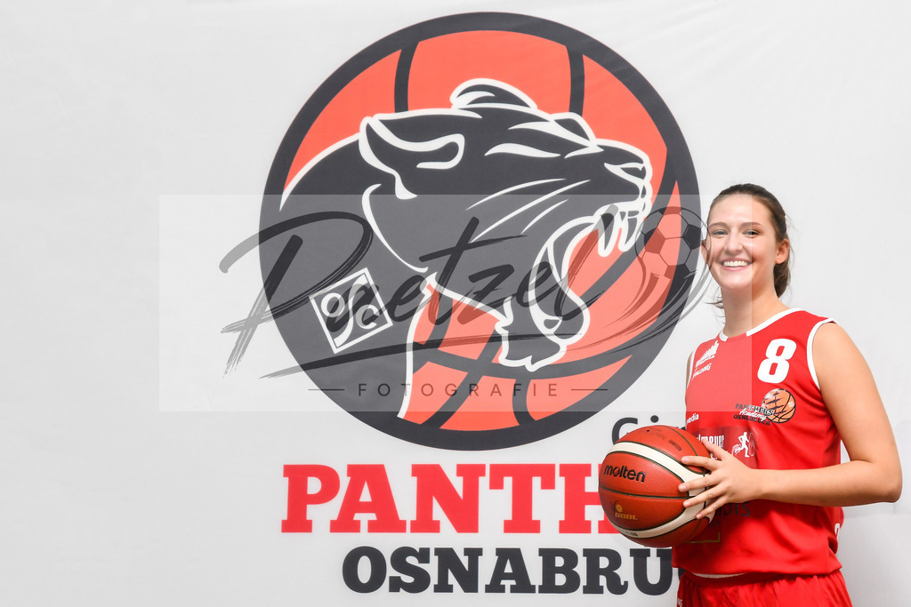 TEAOSC20201023_0013 | Basketball, Juniorinnen: Julia Dzeko  bei der Team Presentation der Panthers Academy Osnabrueck am 23.10.2020 in Osnabrueck, Deutschland. - Realisiert mit Pictrs.com