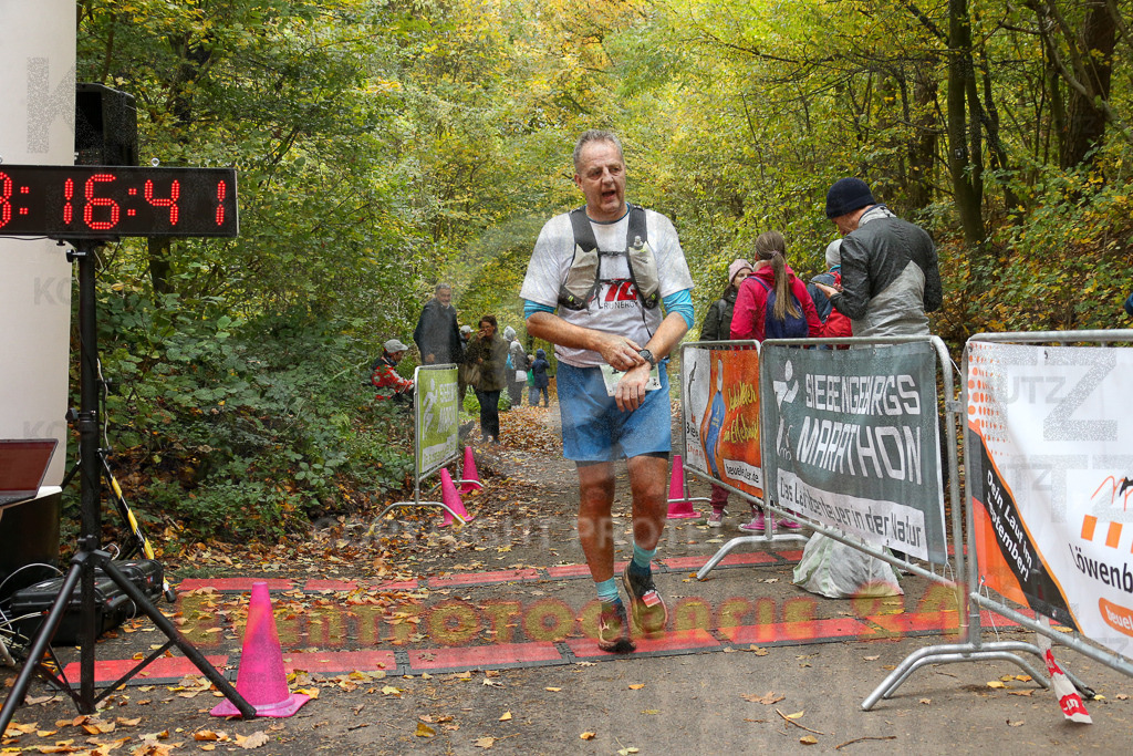 251026_1318_EX1_3153 | Sportfotografie im Rhein-Sieg Kreis, Köln, Bonn, NRW, Rheinland Pfalz, Hessen, etc. Unser Tätigkeitsfeld umfasst den Laufsport vom Volkslauf über den Marathon, Duathlon, Triathon bis zum Ultralauf wie Kölnpfad Ultra oder Schindertrail.