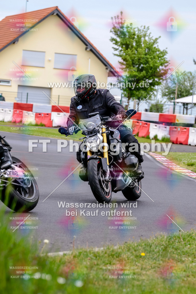 MotoTeamVBK-20510 | Hier findet Ihr Bilder von Touristenfahrten auf der Nürburgring Nordschleife oder von anderen Veranstaltungen die ich besucht habe. Viel Spass beim Durch Schauen 