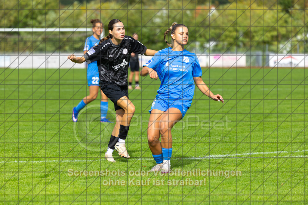20261010_140837_0815_(c)_by_PhotoPeet | #,1.FC Donzdorf (schwarz) vs. SC Sand (blau), Fußball, EnBW-Oberliga B -Juniorinnen, 05. Spieltag, Saison 2026/2027, Rasenplatz Lautertal Stadion, Süßener Straße 16, 73072 Donzdorf, 10.10.2026 - 14:00 Uhr,Foto: PhotoPeet / Sport- &amp; Eventfotografie / Peter Harich