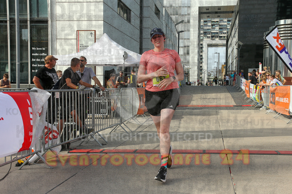 250920_1542_EX1_0498 | Sportfotografie im Rhein-Sieg Kreis, Köln, Bonn, NRW, Rheinland Pfalz, Hessen, etc. Unser Tätigkeitsfeld umfasst den Laufsport vom Volkslauf über den Marathon, Duathlon, Triathon bis zum Ultralauf wie Kölnpfad Ultra oder Schindertrail.