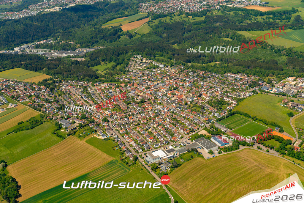 Das Luftbild zeigt : Herlikofen Schwäbisch Gmünd - Die Luftaufnahme wurde 2024 vom UL-Flugzeug aus erstellt ( keine Drohne ) - Hochauflösende Luftaufnahme - Für grossformatige Ausdrucke geeignet. Die Geschenkidee !Mit Lizenz und Bildrechte bestellbar