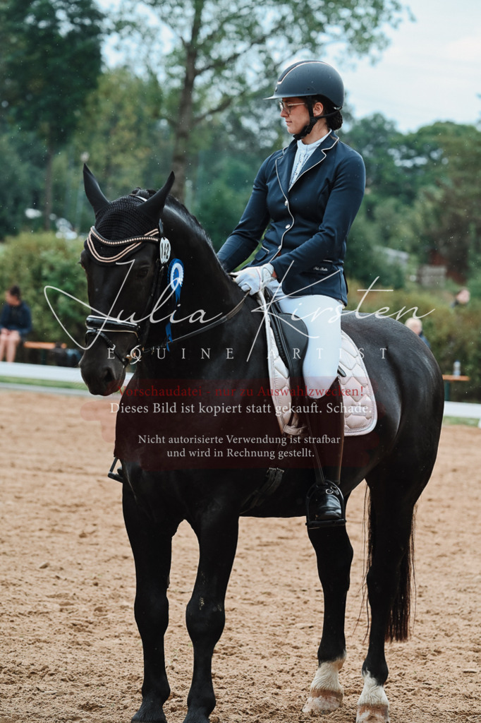 DSC_7269 | Pferde- und Turnierfotografie in Westsachsen. Pferdeportraits, Auftragszeichnungen und intuitive Kunst.