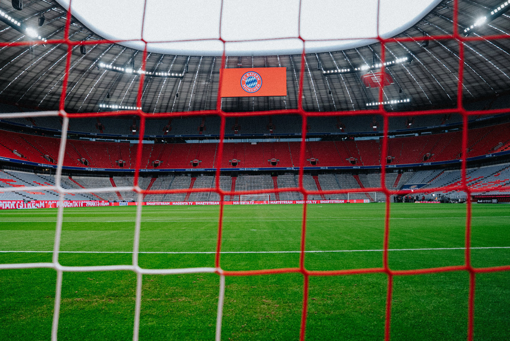 _STP8311 | Der offizielle Shop für FC St. Pauli Fotos. Wähle aus Spielszenen & Fanmomenten dein FCSP Wunschformat. Wir liefern Millerntor-Atmosphäre.
