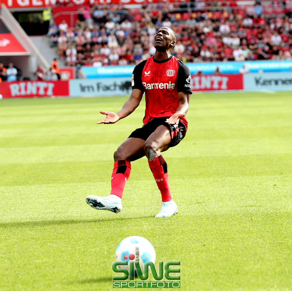 1.Fussball-Bundesliga  :    Bayer 04 Leverkusen--VfL Wolfsburg   4.Spltg. | 22.09.2024; Fussball; GER;  Saison 2024/2025 ; 1.Bundesliga;  4.Spieltag. :  Bayer 04 Leverkusen-- VfL Wolfsburg  :    Nordi Mukiele  (23/B04)in Aktion.DFL REGULATIONS PROHIBIT ANY USE OF PHOTOGRAPHS AS IMAGE SEQENCES AND/OR QUASI-VIDEO. - Realisiert mit Pictrs.com