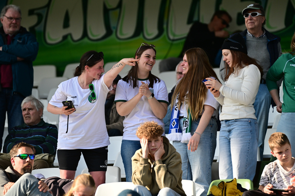 Fußball I Herren I Saison 2024-2025 I Regionalliga Nord I 25. Spieltag I VfB Lübeck - SSV Jeddeloh | Der Sportfotograf. - Realisiert mit Pictrs.com