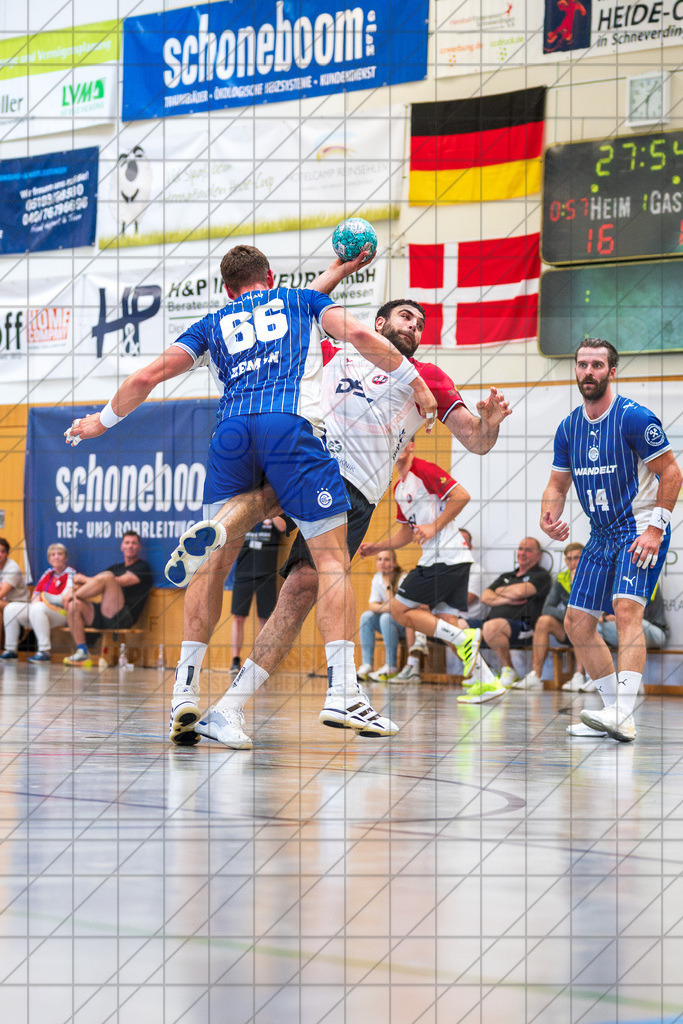 IHC 2026 - VfL Gummersbach vs. HØJ Elite | Kassem Awad (HØJ Elite #22); IHC 2026 - VfL Gummersbach vs. HØJ Elite am 08.08.26 in Sporthalle KGS, Schneverdingen - Realisiert mit Pictrs.com