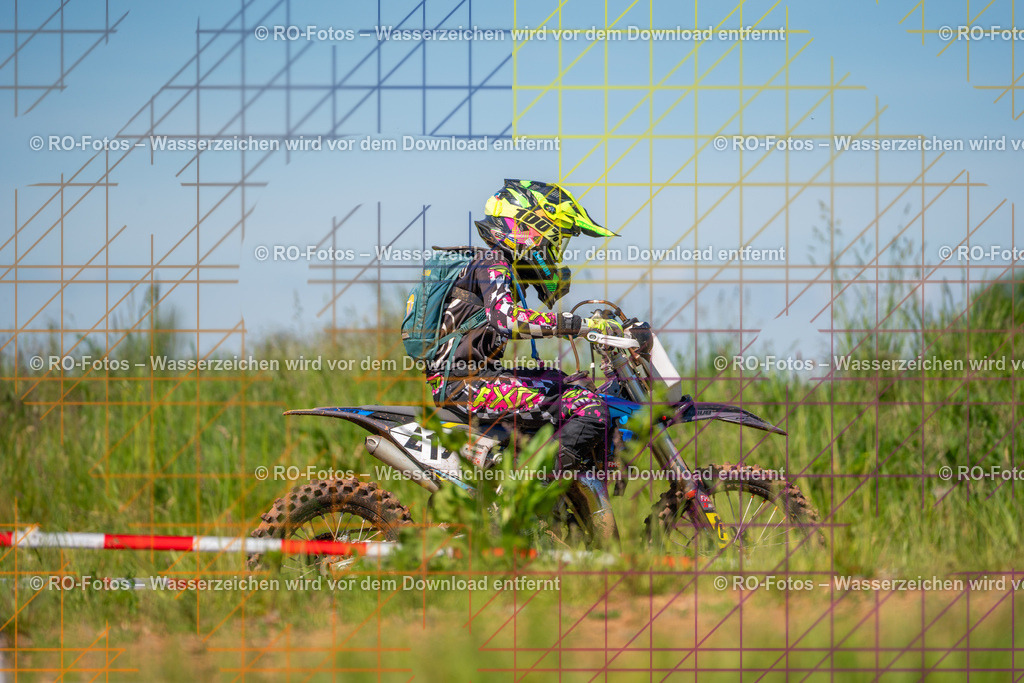 Wolfshausen 1 Lauf -872 | Sportfotografie von RO-Fotos: Motorsport, Motocross, Enduro, Laufveranstaltungen und Triathlon. Professionelle Fotos von Sportlern und Events. - Realisiert mit Pictrs.com