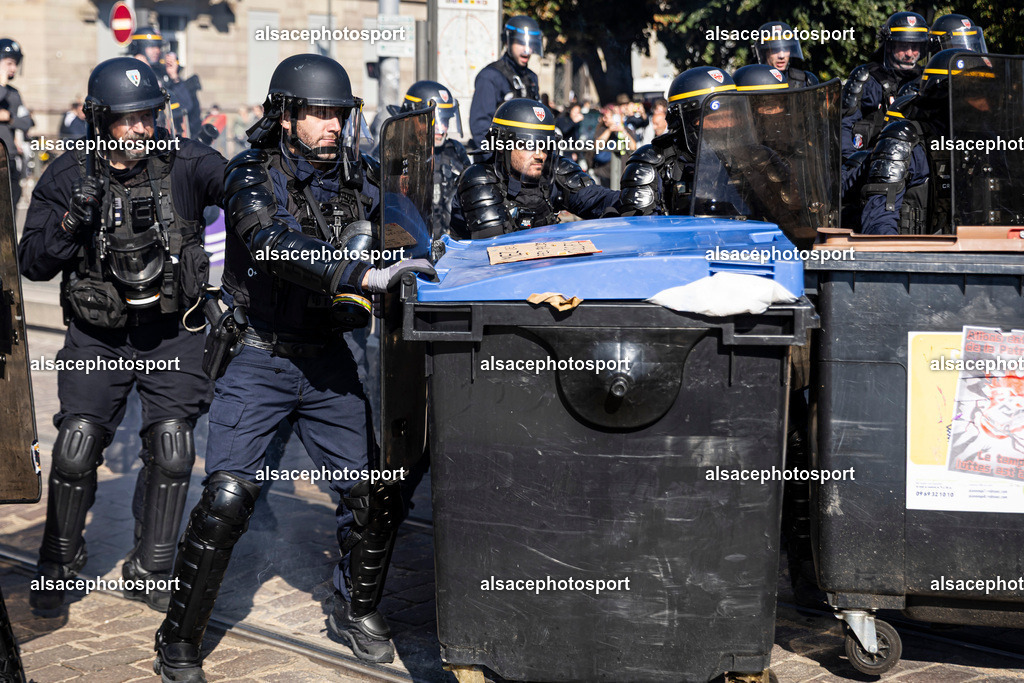 _B7A0143 | manifestation de lycéens à Strasbourg, le 6 octobre 2026, dans le cadre d’un mouvement national de protestation contre les conditions d’apprentissage. - Realisiert mit Pictrs.com
