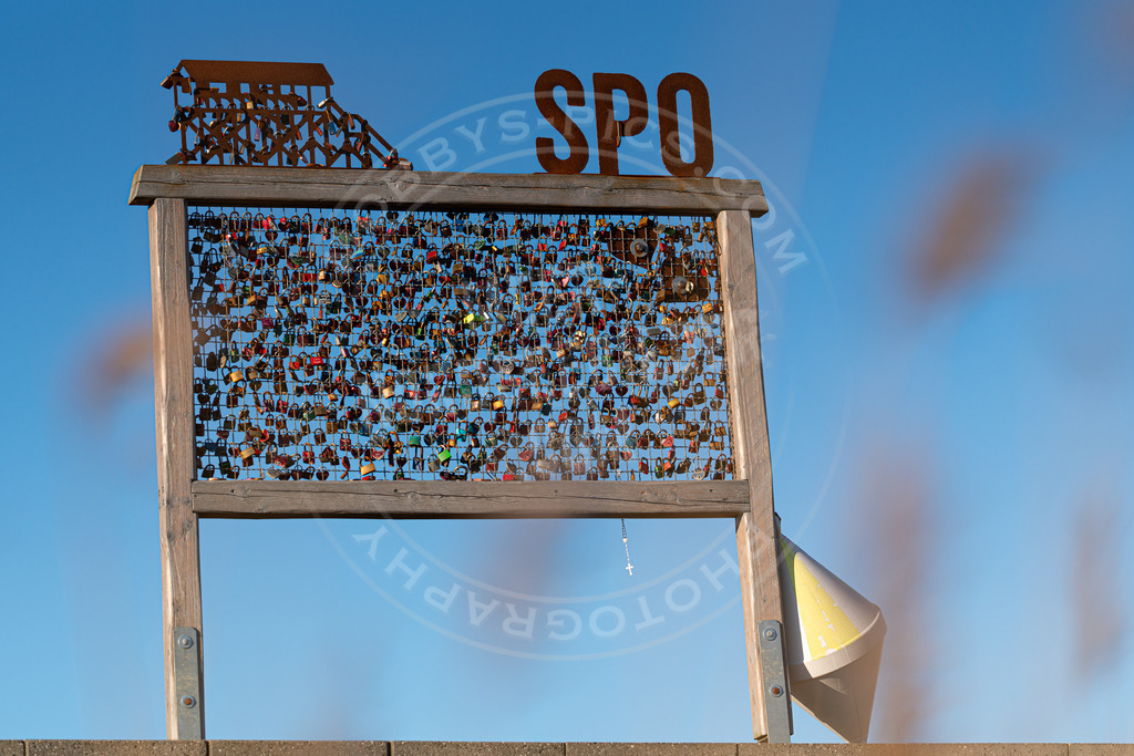 Pfahlbau für Liebesschlösser | Pfahlbau für verliebte