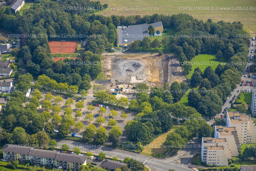 Unna230900964 | Luftbild, Baustelle Abriss und Rückbau der Eishalle neben der Schwimmsporthalle am Bergenkamp, Königsborn, Unna, Ruhrgebiet, Nordrhein-Westfalen, Deutschland