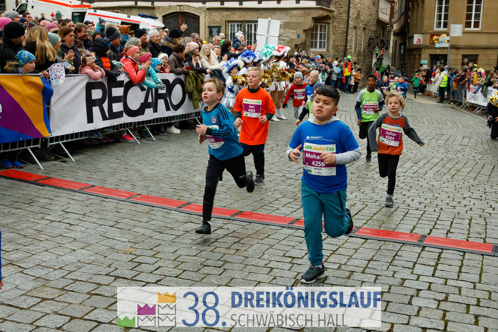 400m AOK Junior Cup | 3 Koenigslauf 2024 400m AOK Junior Cup - Realisiert mit Pictrs.com